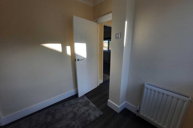 46, North Road, Belvedere photo 2