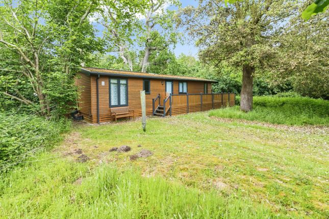 3-bed caravan on 24 Coach Houses,, Fritton Lakes, Fritton, £100,000