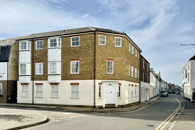 Flat to rent in Alfred Square, Deal