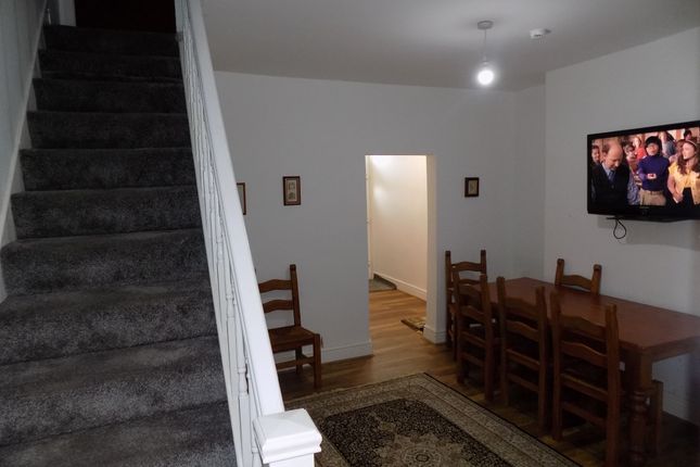29 Kenyon Lane, Manchester photo 2