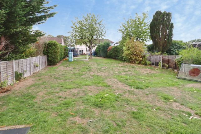 87, Coxtie Green Road, Brentwood photo 5