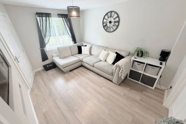 12 Flax Mill Grove, Glenrothes photo 3