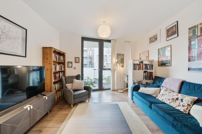 Flat 2 Sequoia House, Quebec Way, London photo 2