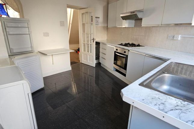 Room 1, 44, King Street, Pontypridd photo 3