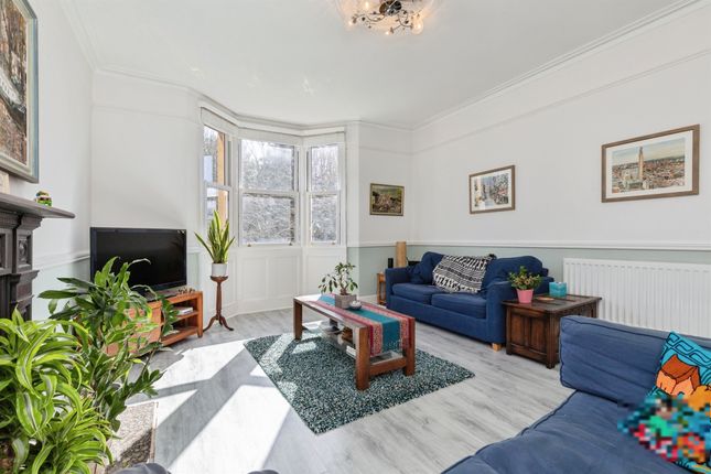 Flat 2, 6, St. Lukes Road, Bath photo 2