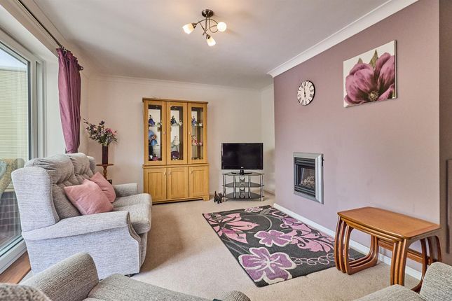 12, St. Marys Avenue, Barwell photo 4