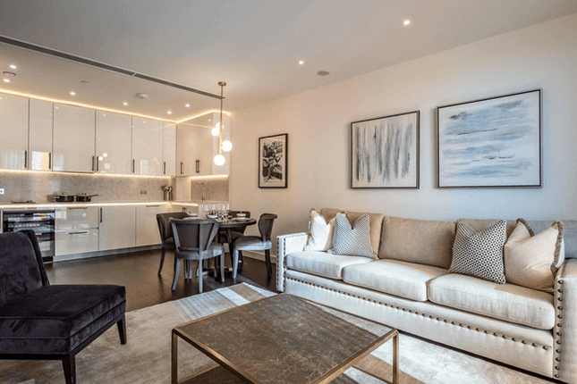 Thumbnail Flat to rent in 4 Charles Clowes Walk, London