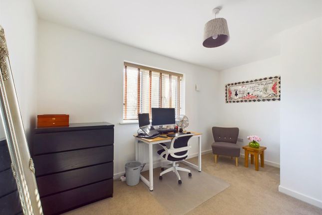 End terrace house for sale in Mansfield Road, Redhill, Nottingham