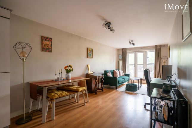 Flat 28, Carfax House, London photo 3