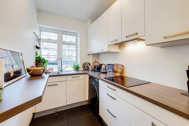 Flat 33, Redcliffe Close,, Old Brompton Road, London photo 3
