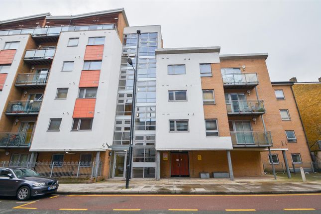 Thumbnail Flat to rent in Cubix Apartments, Violet Road, London