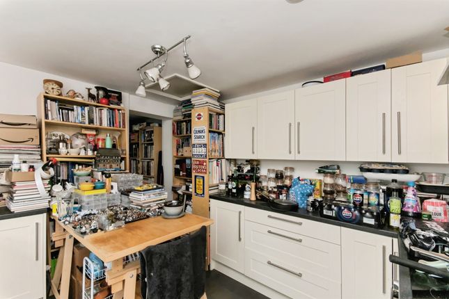 Ground Floor Flat, 13a, Holliers Hill, Bexhill-On-Sea photo 4