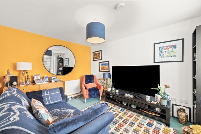 50, Kenny Drive, Maddiston photo 3