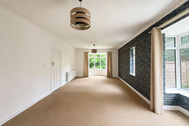 38 Pine Tree Avenue, Leicester photo 2
