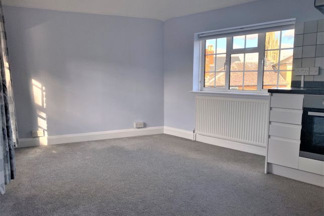 Flat 4, 16 South Street, Dorking photo 4