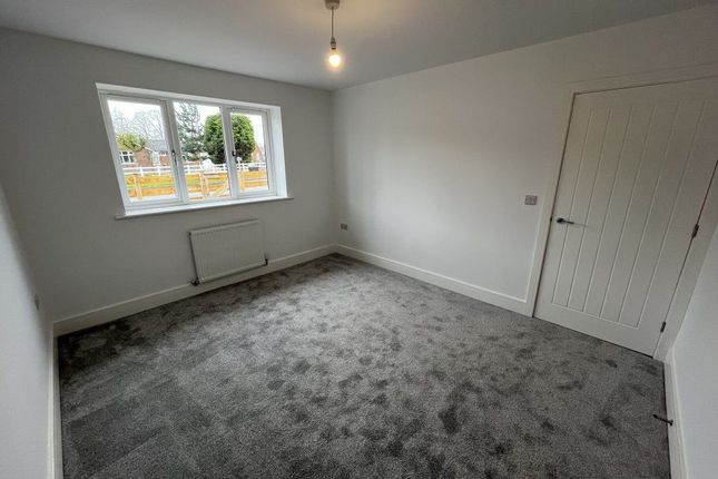 Bungalow to rent in Carter Lane East, South Normanton, Alfreton