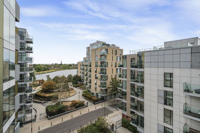 53, Residence Tower, Woodberry Grove, London photo 2