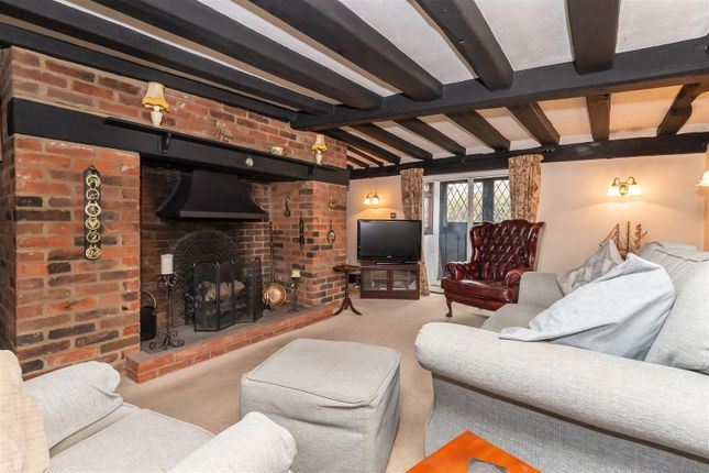 Fox Cottage 1, Duck Lane, Thornwood Common photo 2