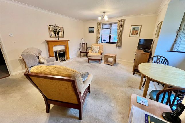 Flat 3, Bowbridge Court, Hooke Hill, Freshwater photo 3