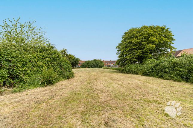 13, Feering Drive, Basildon photo 2