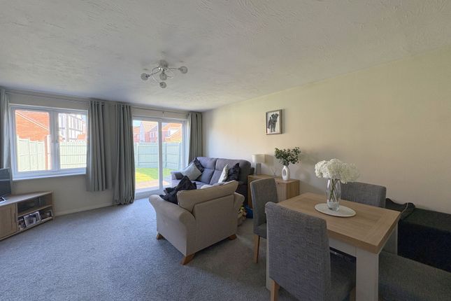 15 Cambrian Road, Walton Cardiff, Tewkesbury photo 2