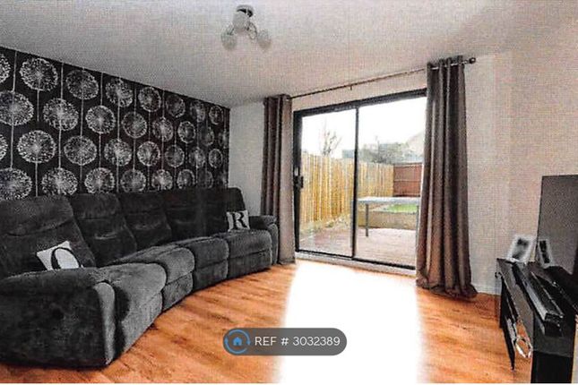 Painswick Close, Witney photo 3