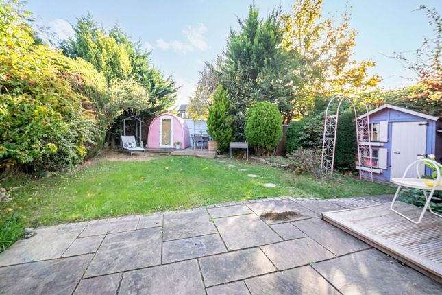 10 Chillington Gardens, Hampshire photo 4