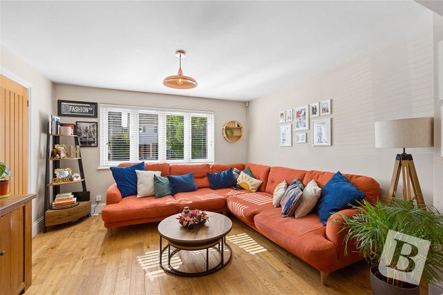 3, Marlborough Close, Upminster photo 4
