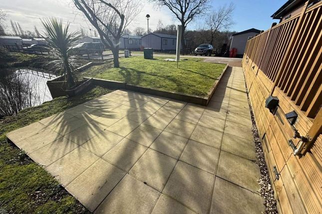 7, Lakes-Wharf Rd, Crowle photo 2
