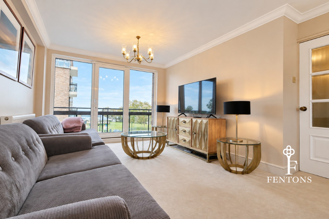12 Frinton Court, The Esplanade, Frinton-on-Sea photo 3