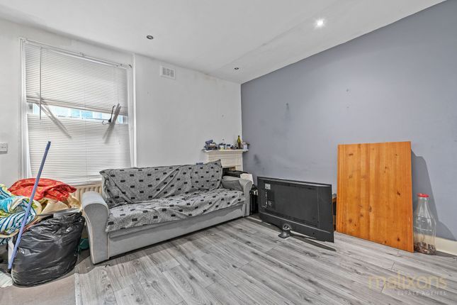 34C Gleneldon Road, London photo 3