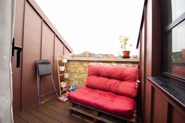 Flat 11xx 2, Millers Terrace, London photo 5
