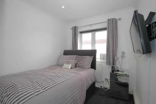 Property for sale in Boscombe Road, Worcester Park