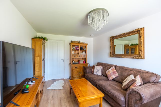 33 Bracken Grove, Law photo 4