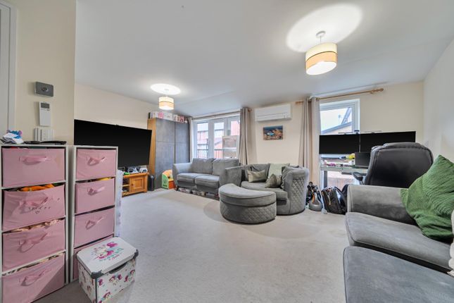 39, Brunel Way, Havant photo 2