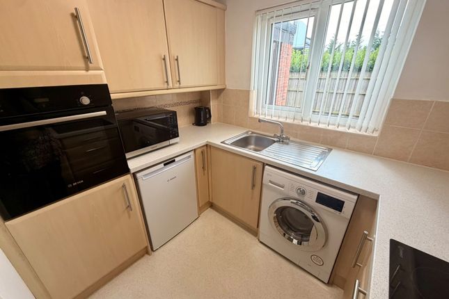 4, Bankfield Court, Thornton photo 2