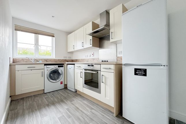 48, Tufnell Way, Colchester photo 3