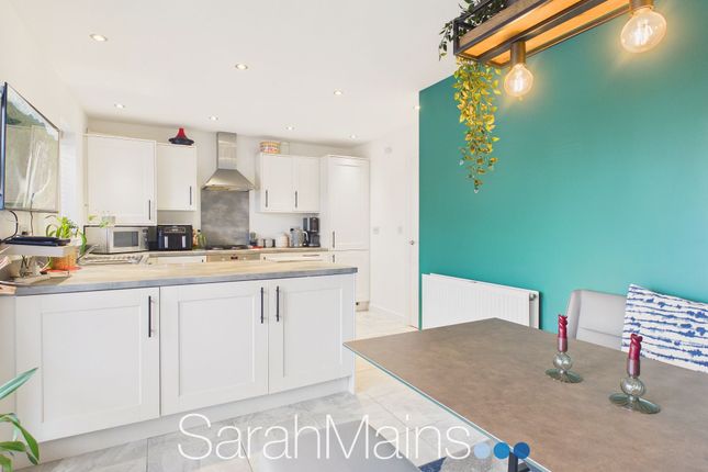25 Eden Crescent, Chester Le Street photo 2