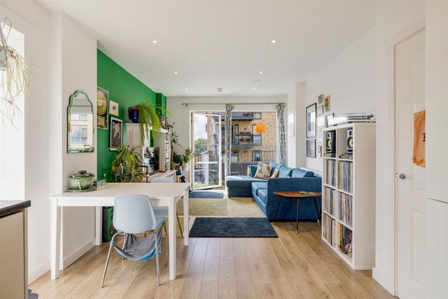 Atkins Square E8