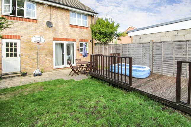 Link-detached house for sale in Ferrers Close, Cippenham, Slough
