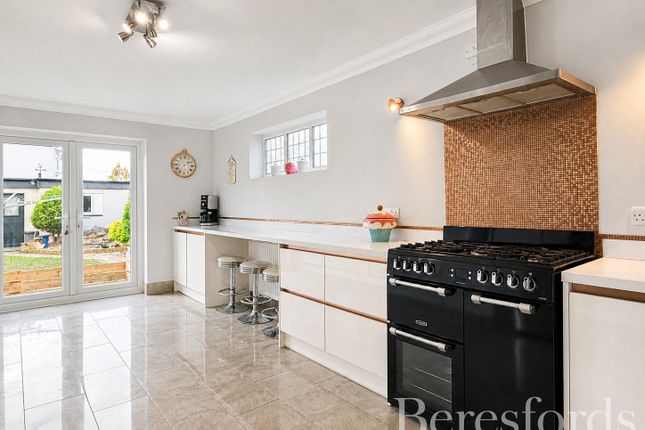 Upminster Road North, Essex photo 3