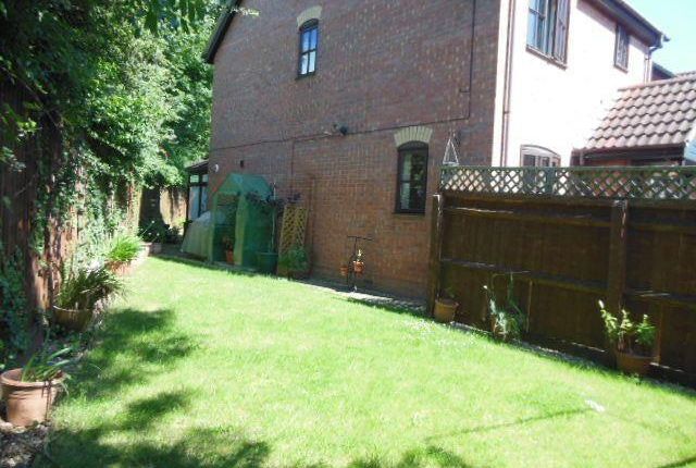 5 Beresford Close, Milton Keynes photo 3