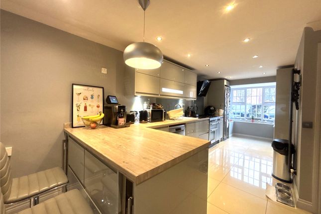 19, Foundry Close, Hook photo 3