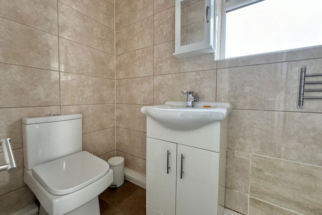Flat 4, 51, Herschel Street, Slough photo 5