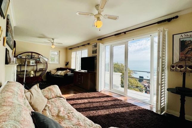 Flat for sale in High Point, The Parade, Folkestone, Kent