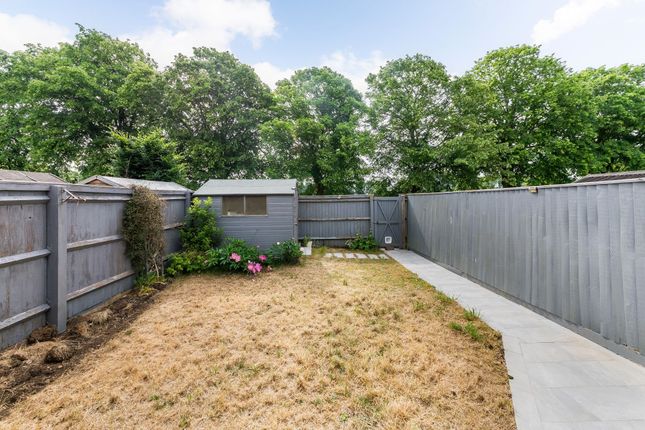 11 Mitchell Close, Abingdon photo 4