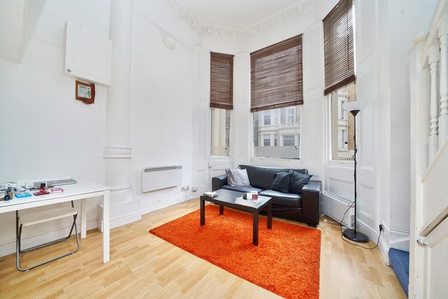1-bed flat on Flat 5, 36, Penywern Road, London, £375,000