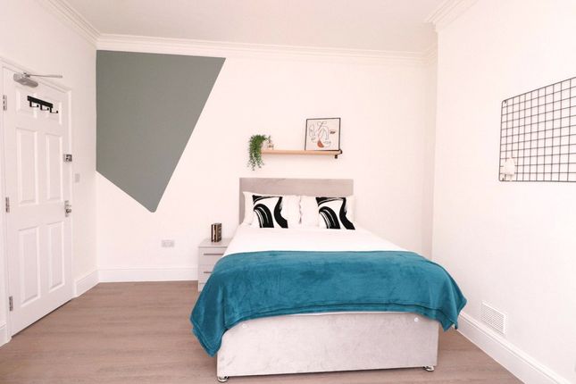 Room 4, 99, Monks Road, Lincolnshire photo 5