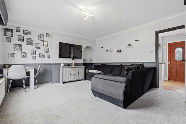 12 Hamilton Road, Grangemouth photo 2