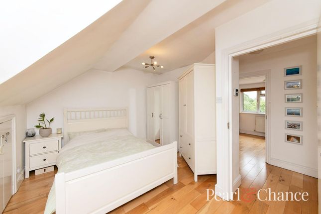 Flat for sale in Sunny Gardens Parade, London